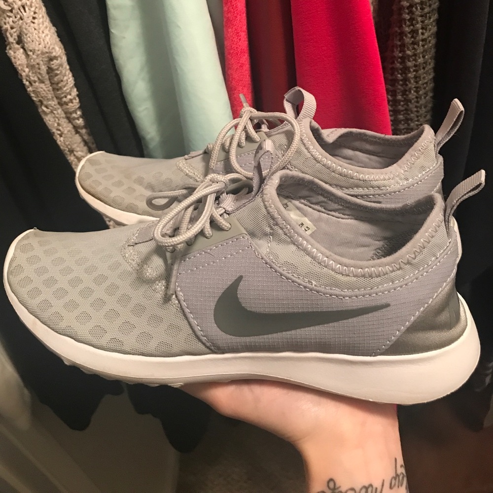 Nike Juvenate Running Shoes